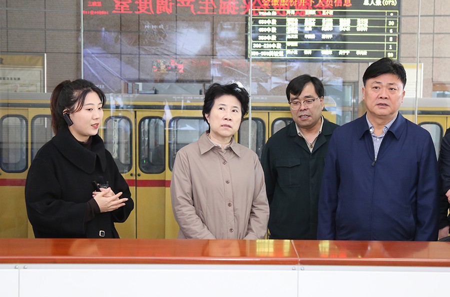 36-2023年3月，省生态环境厅党组书记苏君莅临尊龙凯时股份调研绿色矿山及“两山”实践创新基地建设情况。.jpg