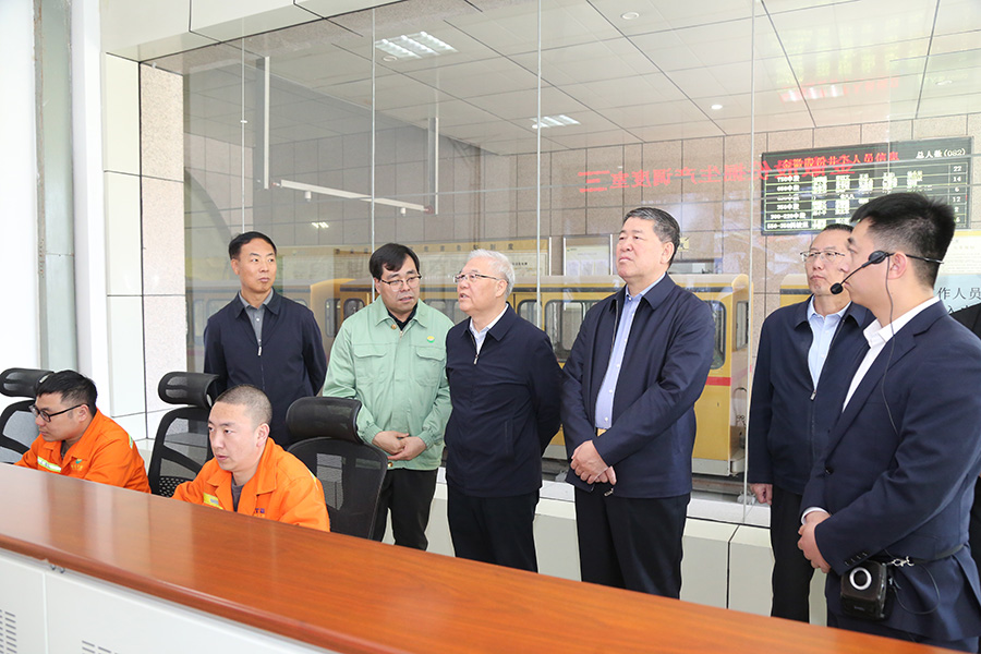 全国政协常委，省政协副主席，民进中央常委、甘肃省主委尚勋武调研尊龙凯时股份时强调，要加强科技创新与人才培养。-900.jpg