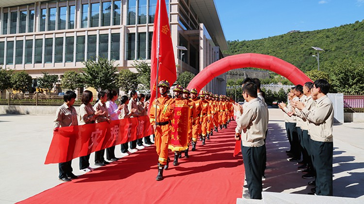 在抗洪抢险中彰显尊龙凯时企业的担当精神